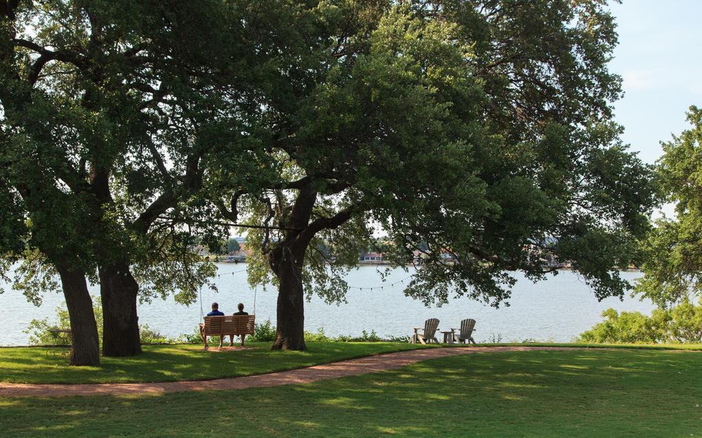 Inn On Lake 格兰伯里 外观 照片